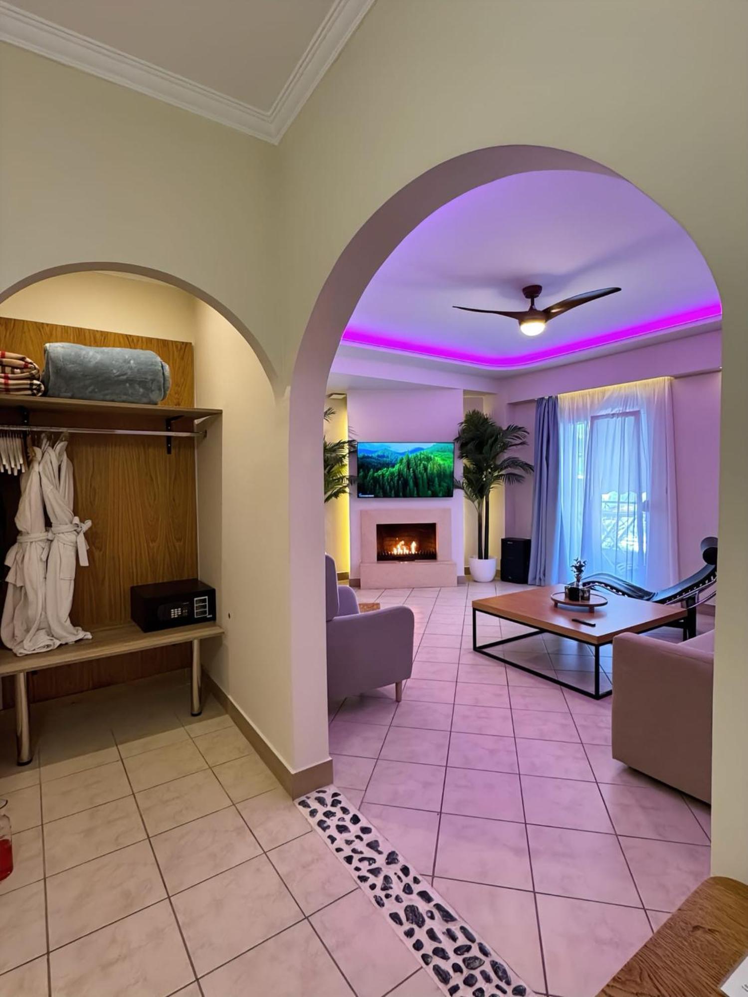 Panorama Suites & Spa - Adults Only Stómion Oda fotoğraf