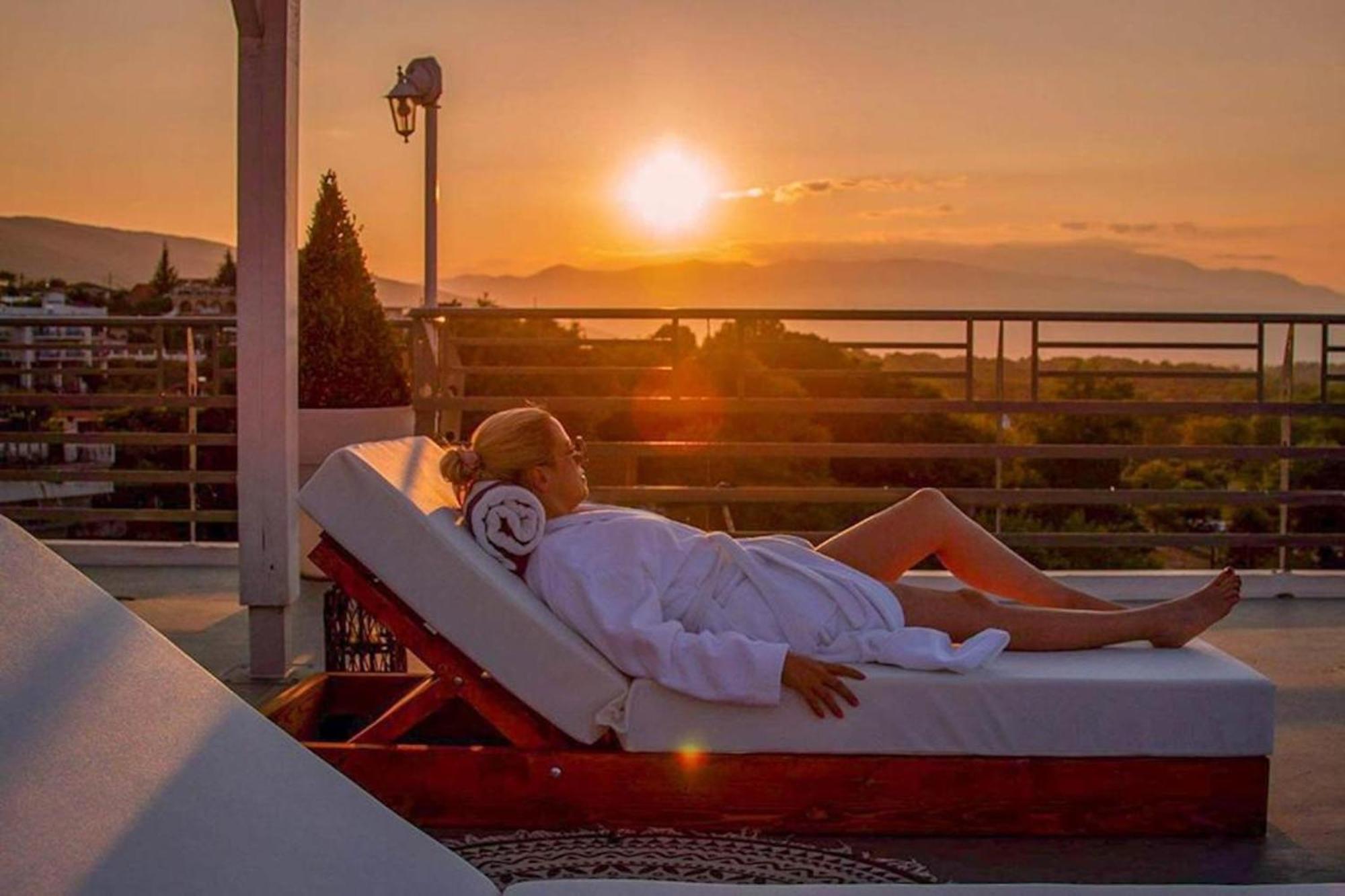 Panorama Suites & Spa - Adults Only Stómion Oda fotoğraf